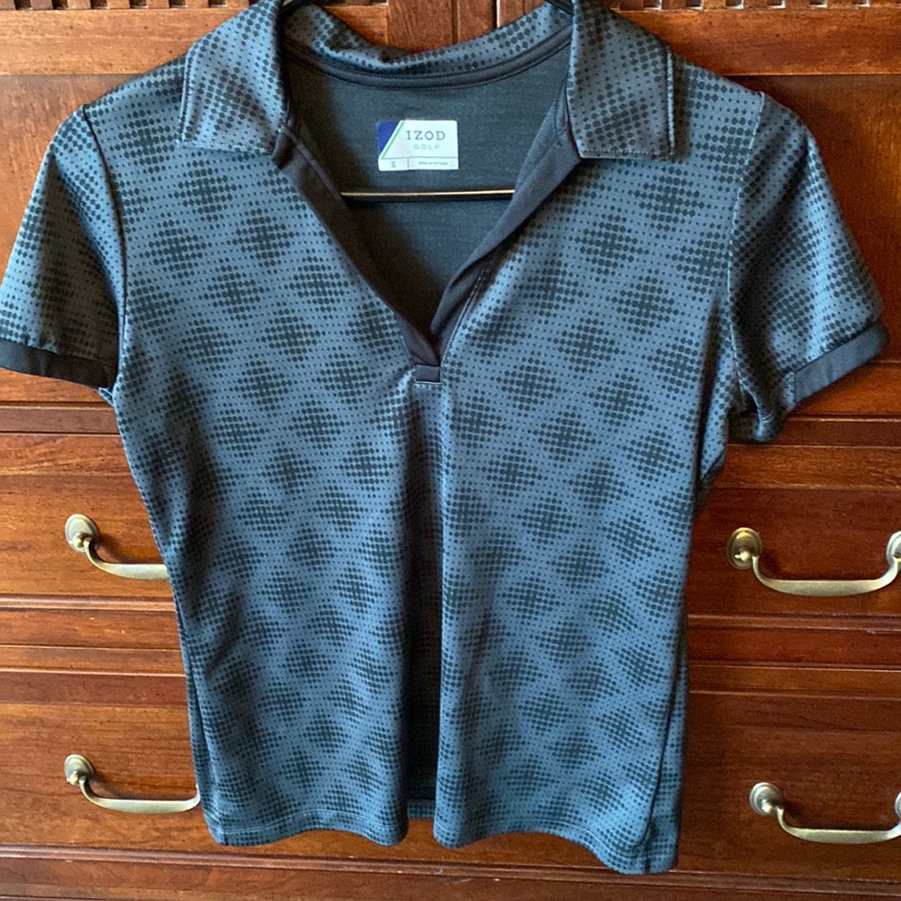 IZOD GOLF SHIRT SIZE SMALL